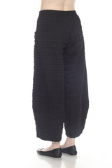 Textured Pucker Weave Crop Pant in Black - P3732