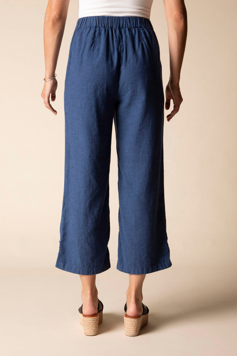 Summer Breeze Button Trim Capri  - 41576