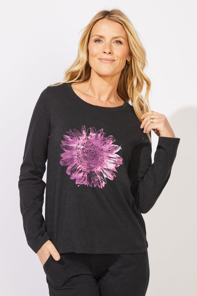 Sunburst Floral Tee — black