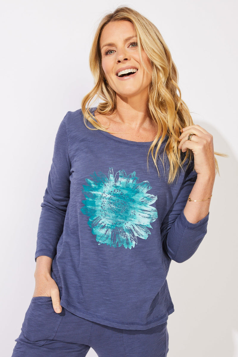 Sunburst Floral Tee — black