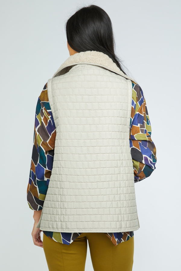 Cozy Cabin Vest - 500688