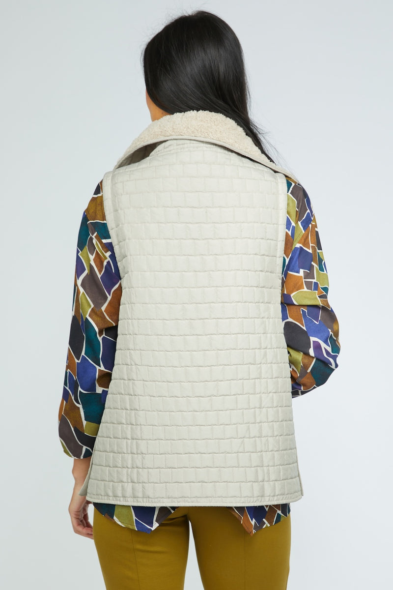 Cozy Cabin Vest - 500688