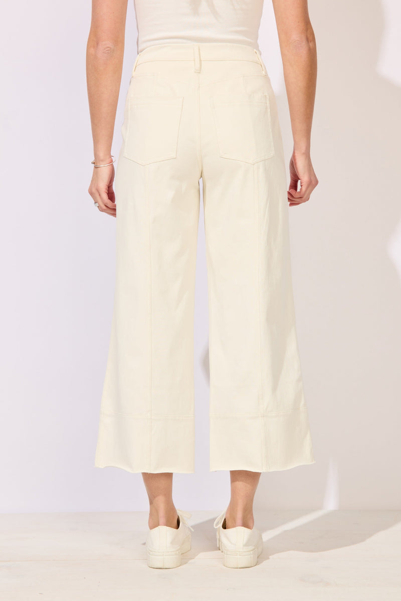 Comfort Knit Denim Chill Crop Jean (26"inseam) — mediumwash