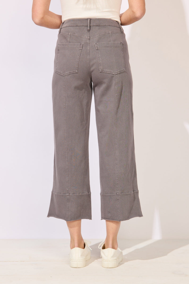 Comfort Knit Denim Chill Crop Jean (26"inseam) — mediumwash