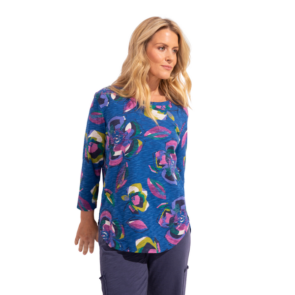 Escape by Habitat Floral Fix High-Lo Tee in Eclipse - 23704-ECL