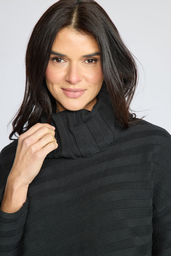 Diagonal Turtleneck - 920700