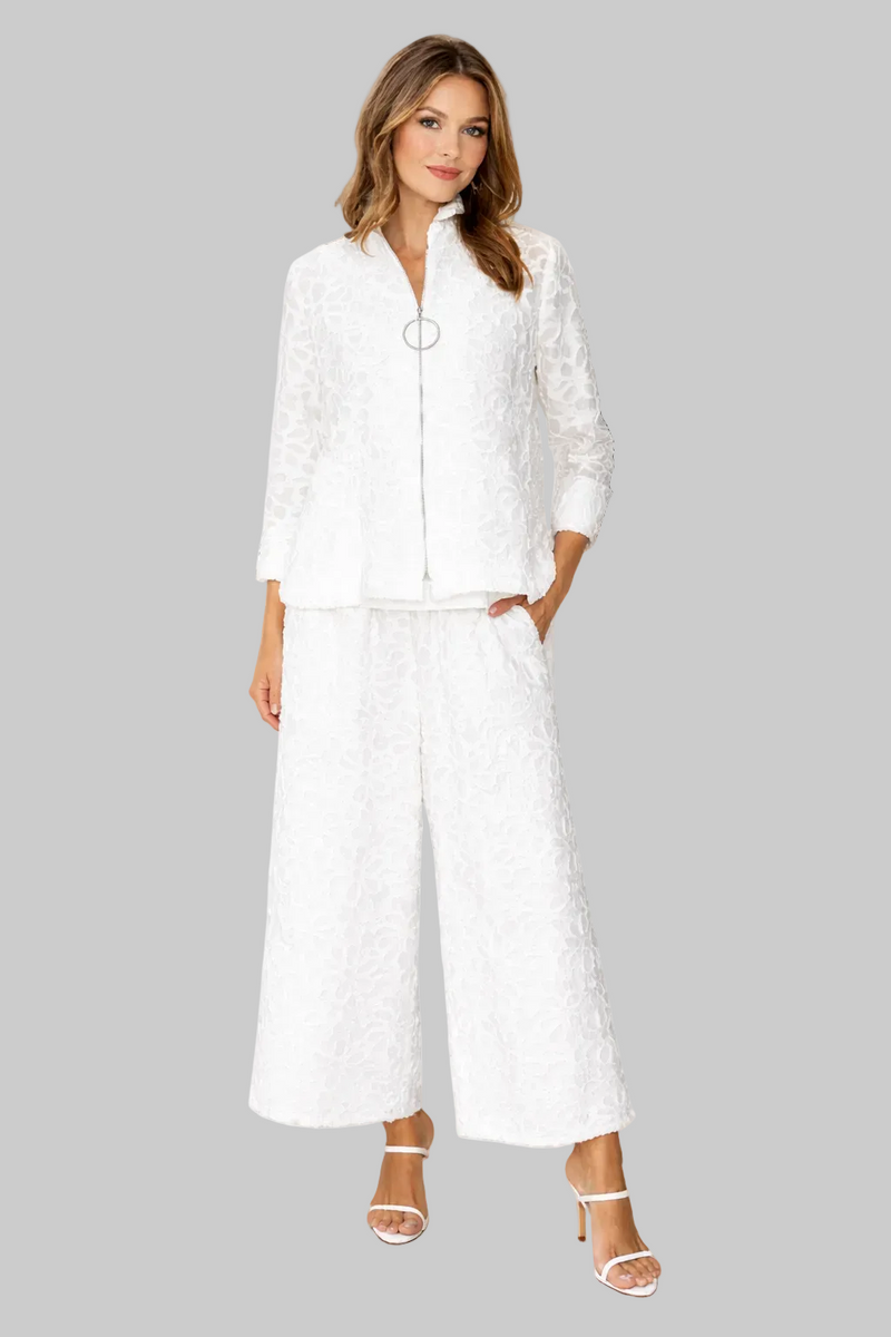 White Floral Jacquard Zip-Front Jacket in White - 7799T