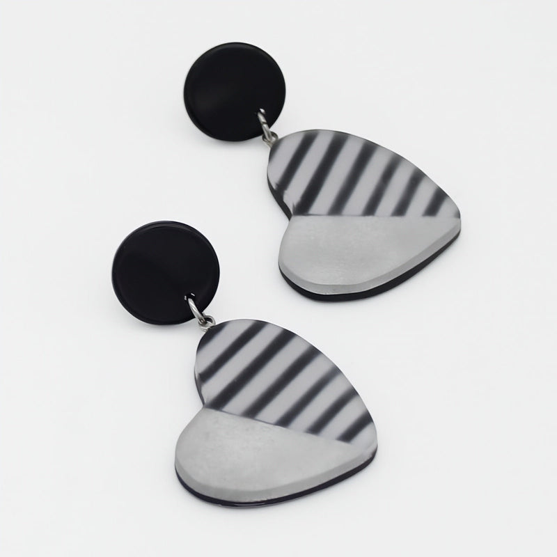 Silver Stripe Frosted Heartstrings Earring