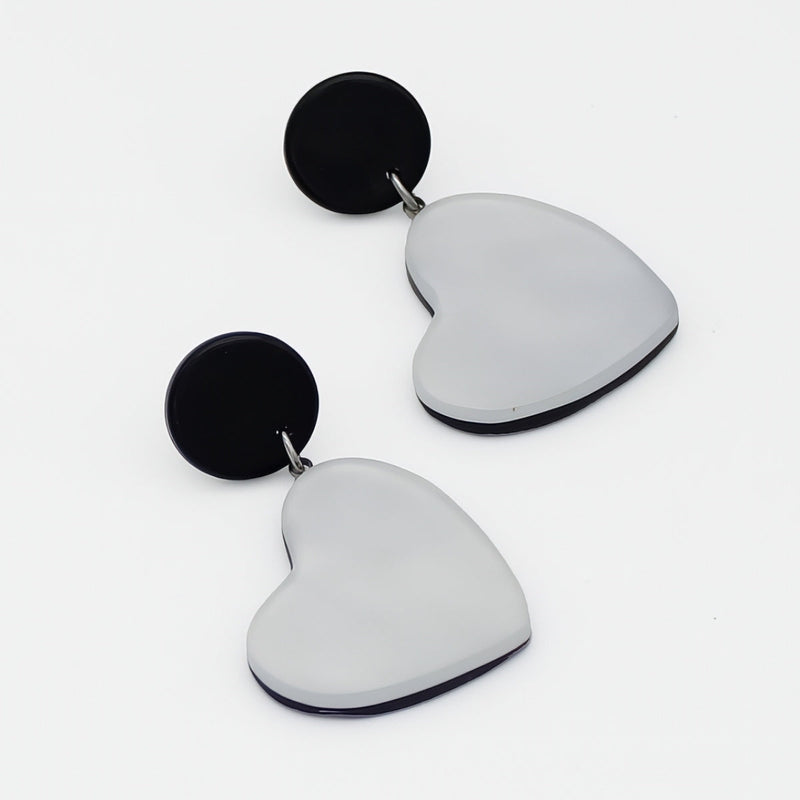 White Frosted Heartstrings Earring