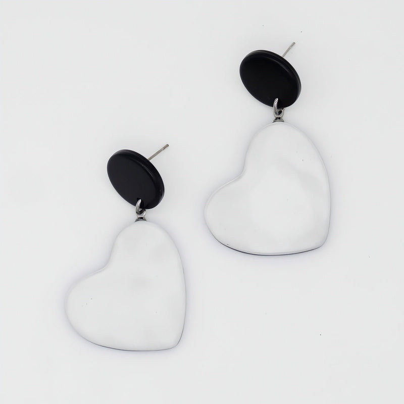 White Frosted Heartstrings Earring