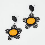 Bumble Blossom Daisy Earrings