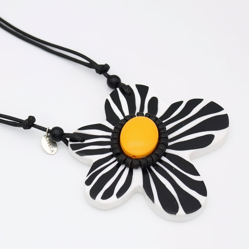 Bumble Blossom Daisy Pendant
