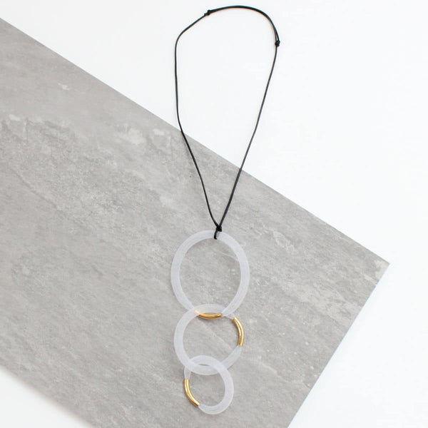 White and Gold Mesh Pendant Necklace