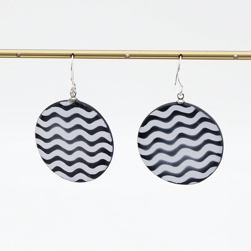 Black and White Wavy Resin Disc Earrings