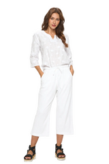Pull-On Soft Cotton Capri in White - CS307